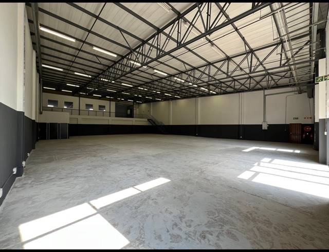 680M² WAREHOUSE TO LET IN LASER PARK